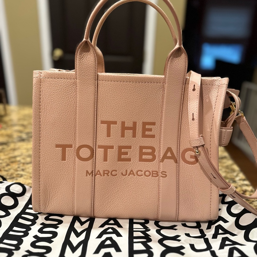 Marc Jacobs The Leather Medium Tote Bag - Picture 6 of 9